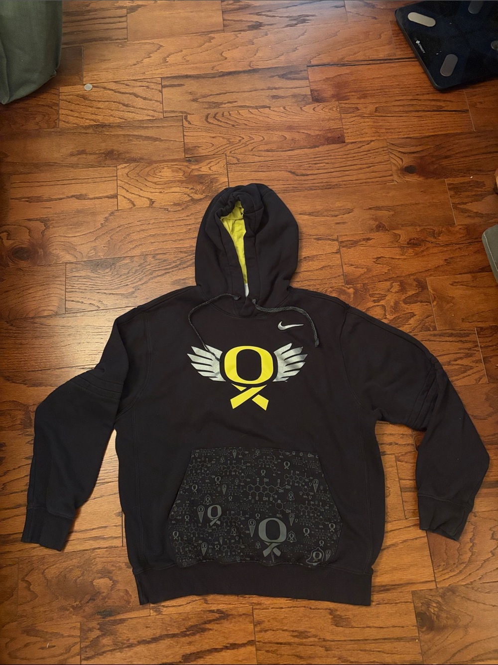 Nike Oregon Men's Black & Yellow Pullover Hoodie Oregon